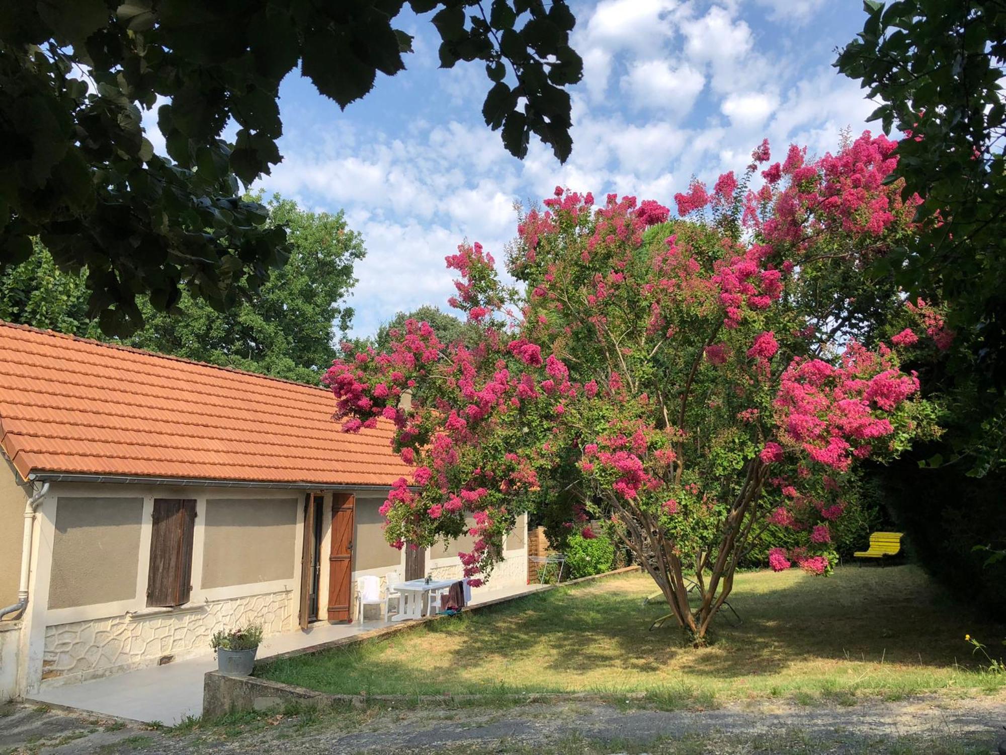 Au Lilas Rose Maison Entre Campagne Et Village 贝尔维斯 外观 照片